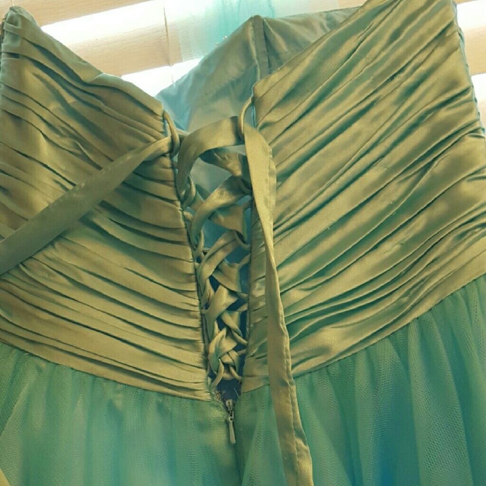 Dress - Picture 4 of 4