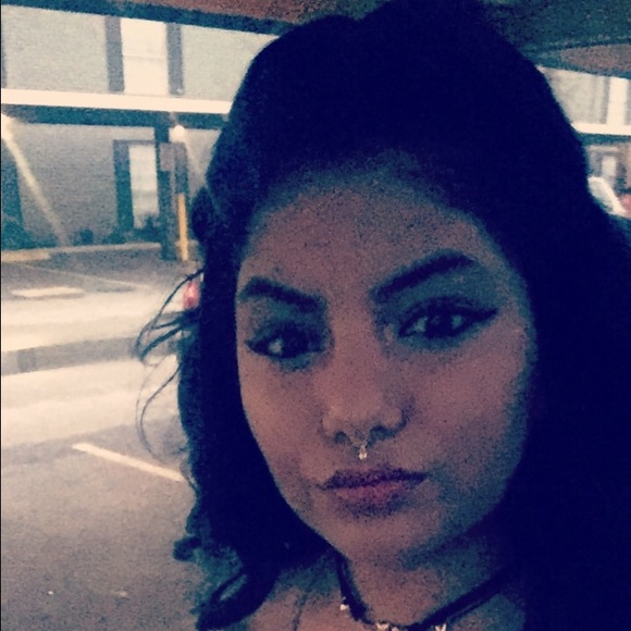 Meet your Posher, Bianca - Picture 1 of 1