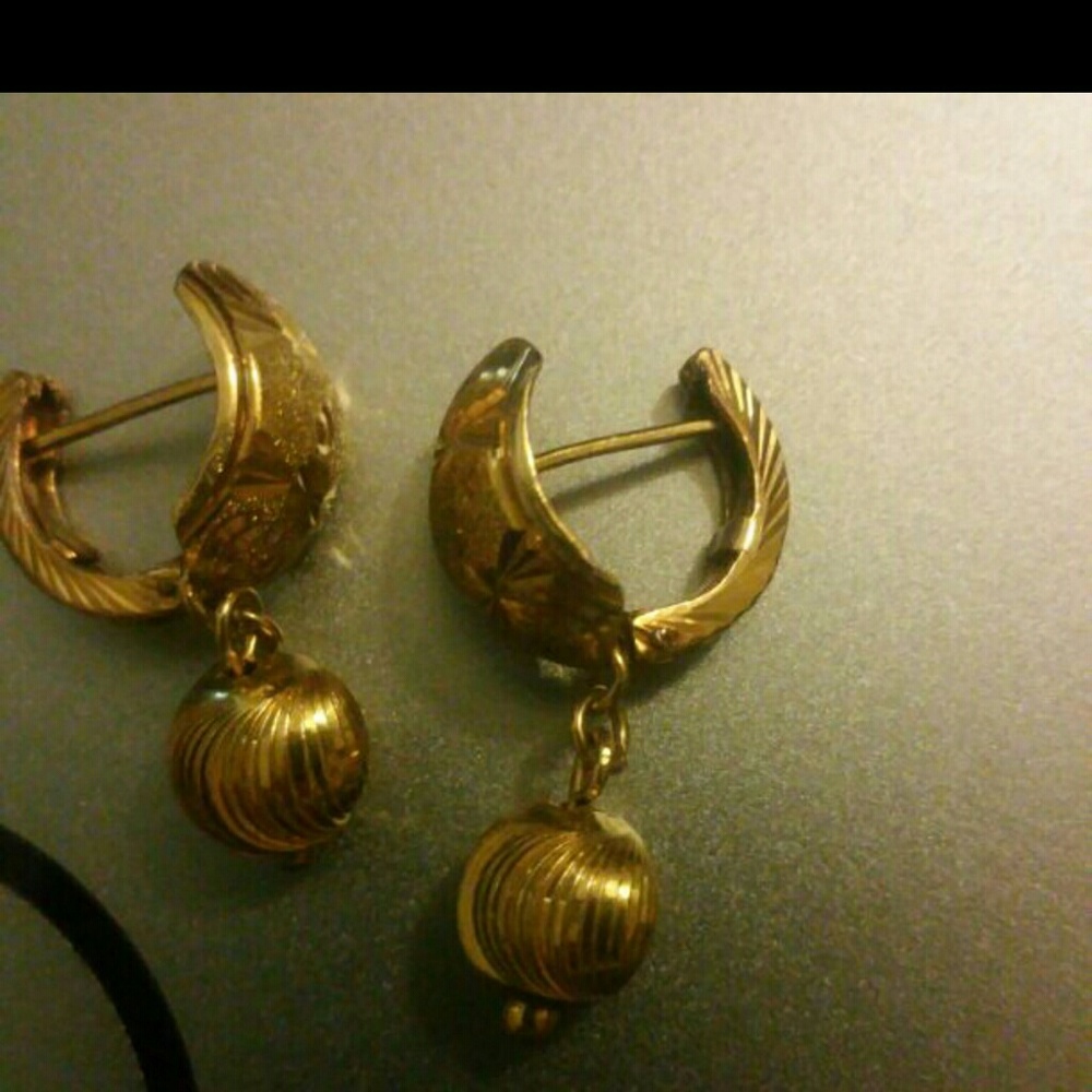 SOLD 18K SAUDI SOLID GOLD