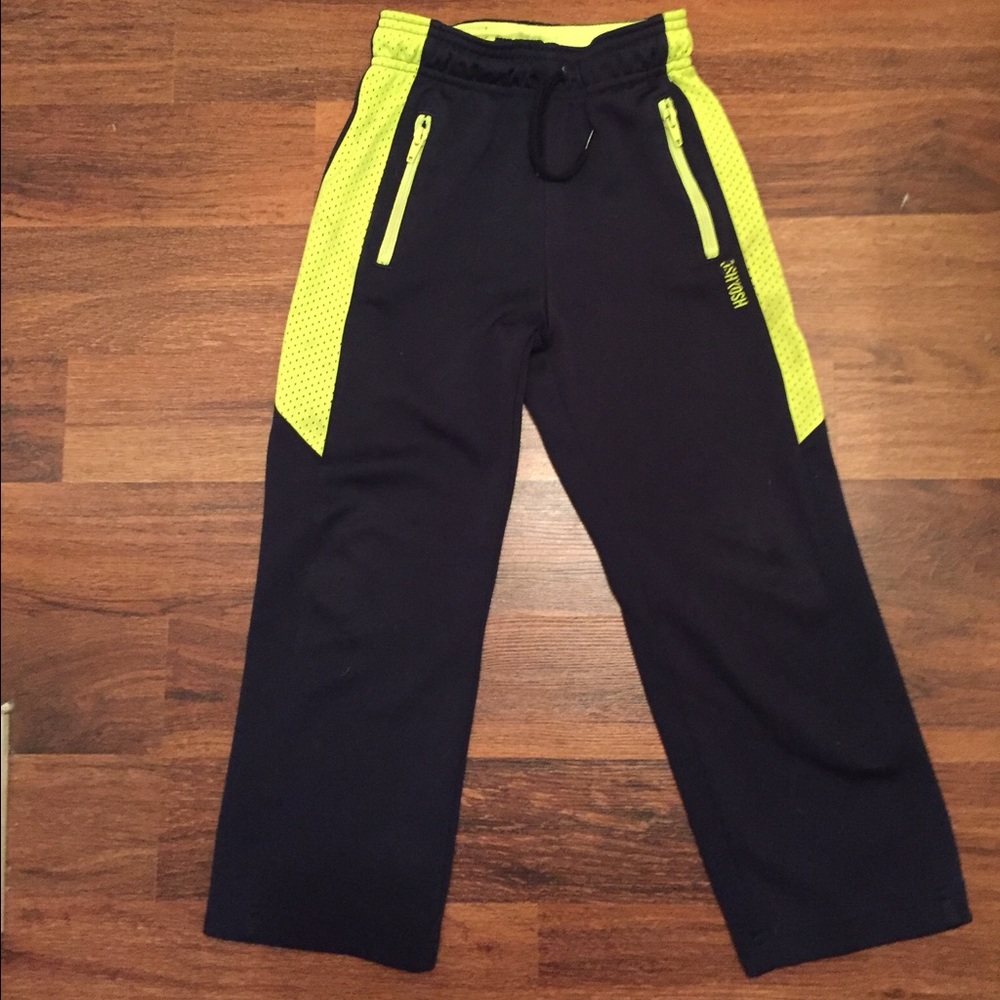 Boys size 6 Osh Kosh track pants