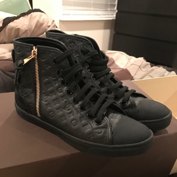 Louis Vuitton sneakers - Picture 1 of 6