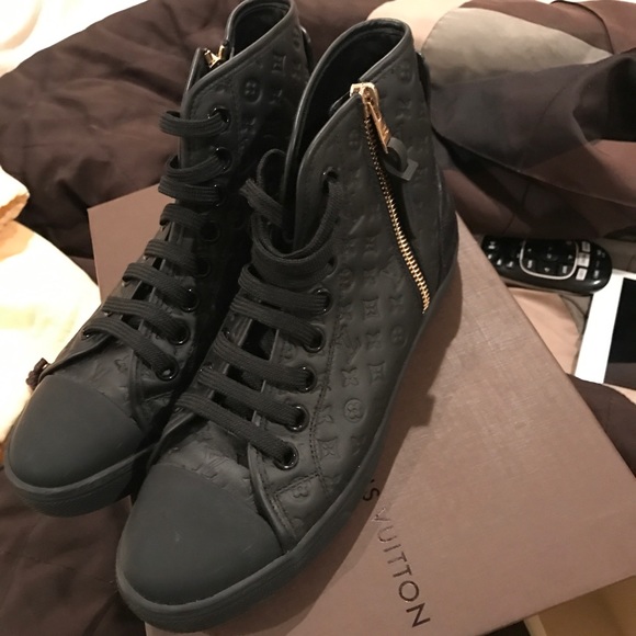 Louis Vuitton sneakers - Picture 2 of 6