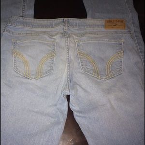 Light washed blue Hollister Jeans, size 7L W28 L35