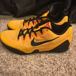 Kobe 9 "Bruce Lee"