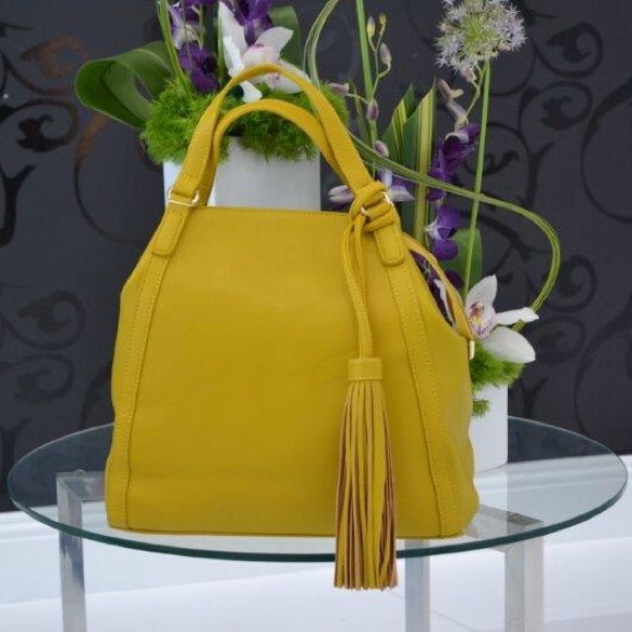 🛍LAST 1 ✨FINAL PRICE💫 Classic Tote! - Picture 4 of 7