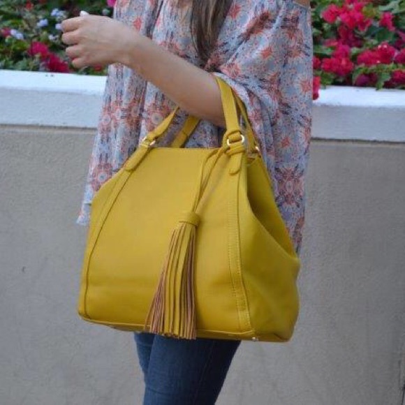 🛍LAST 1 ✨FINAL PRICE💫 Classic Tote! - Picture 5 of 7