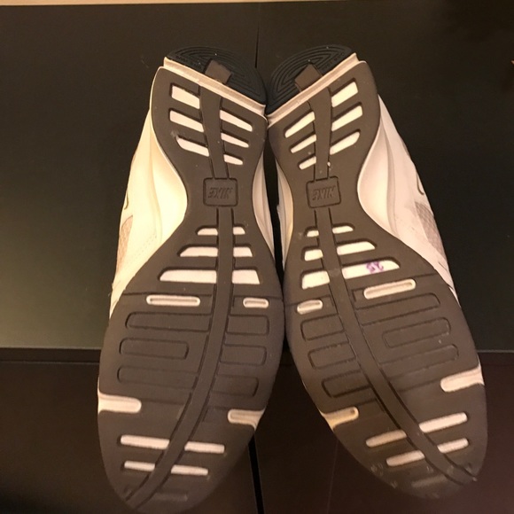 nike velcro shoes size 4