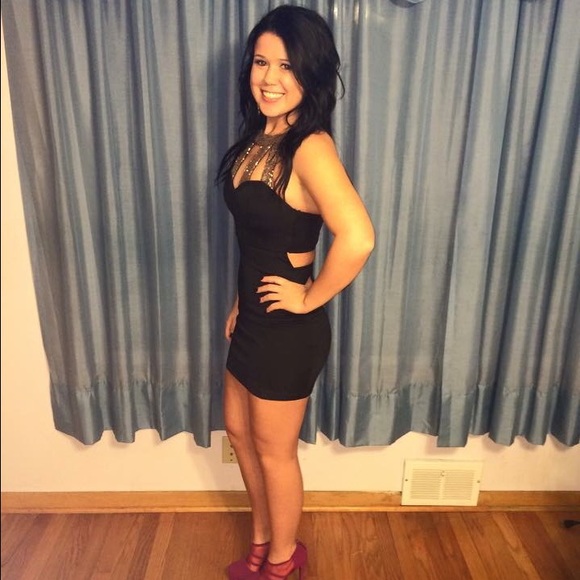 Meet Your Posher, Katlyn - Picture 4 of 4