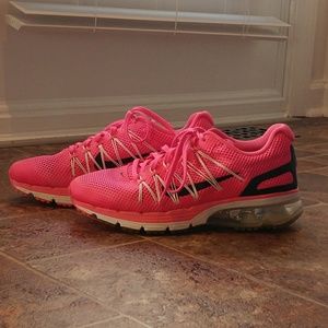 Women's nike air max shoes