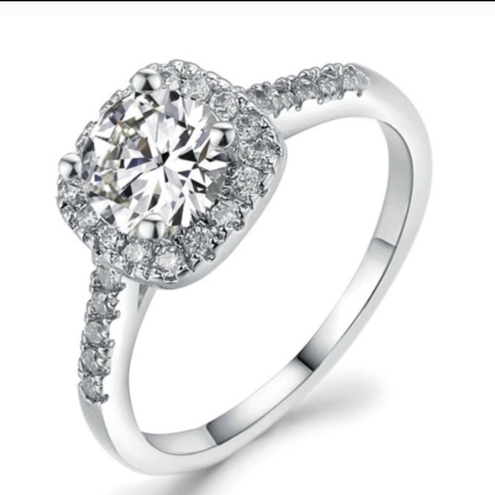 🌸BEAUTIFUL engagement ring with halo - Picture 7 of 8
