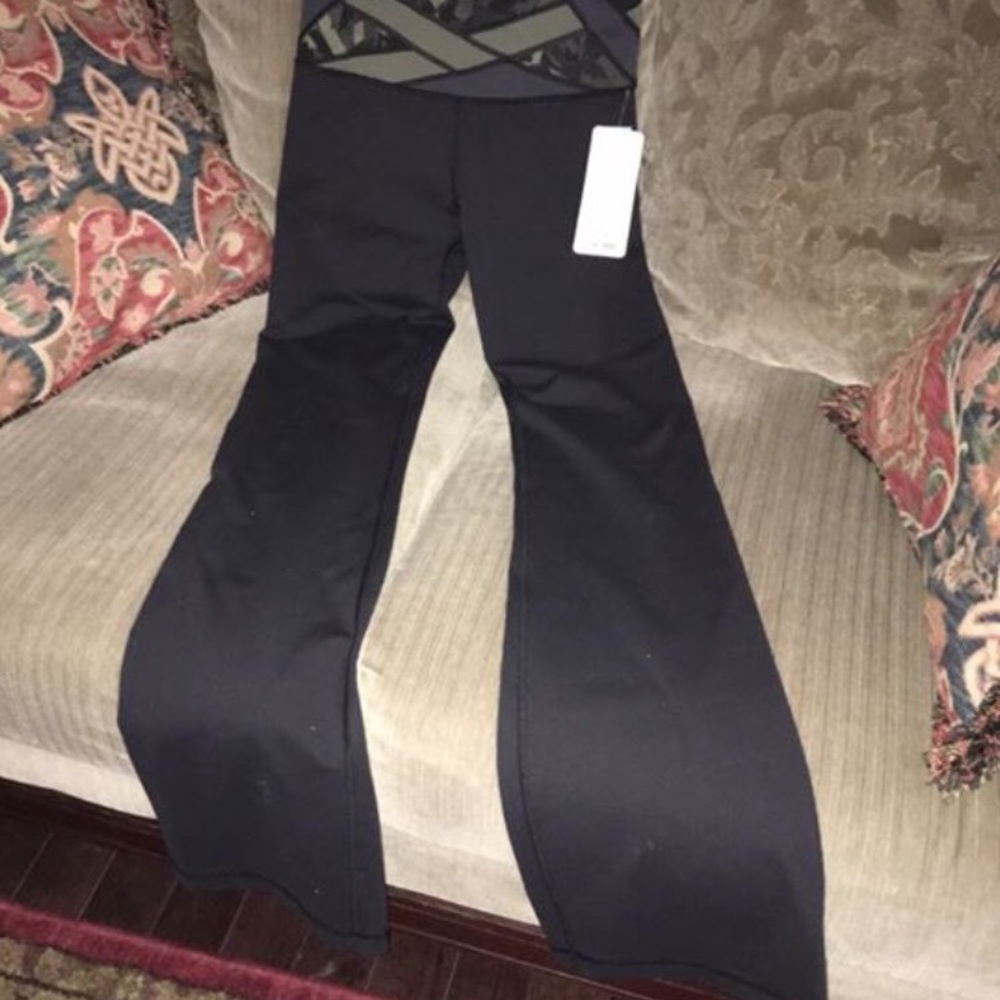 Lululemon Groove Pant III Tall size 6