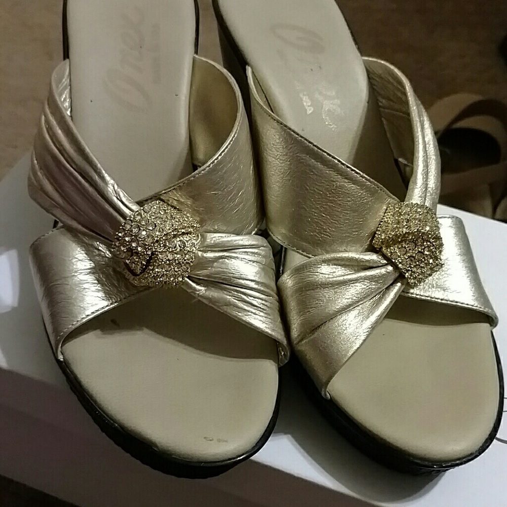 Beautiful gold wedges