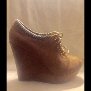 Wedge shoes