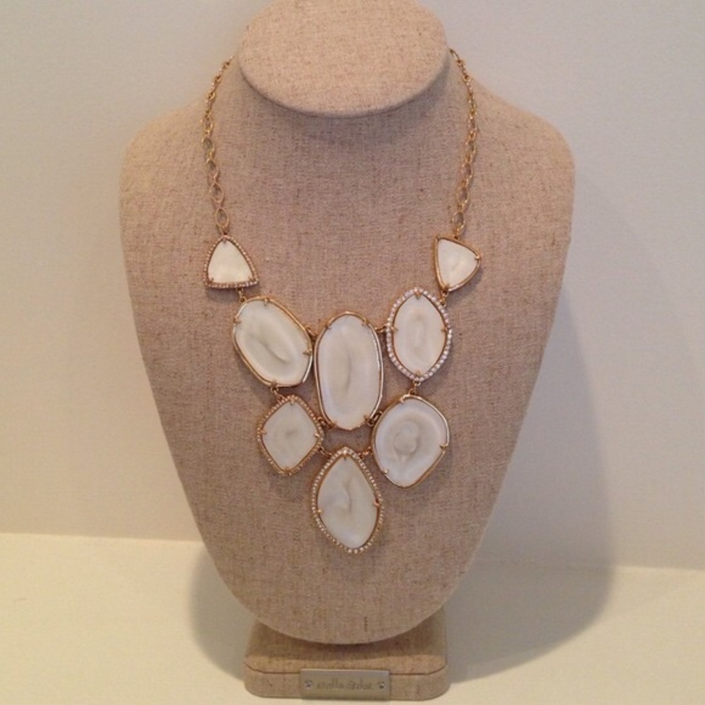 Stella & Dot Fiona Bib Neckalce