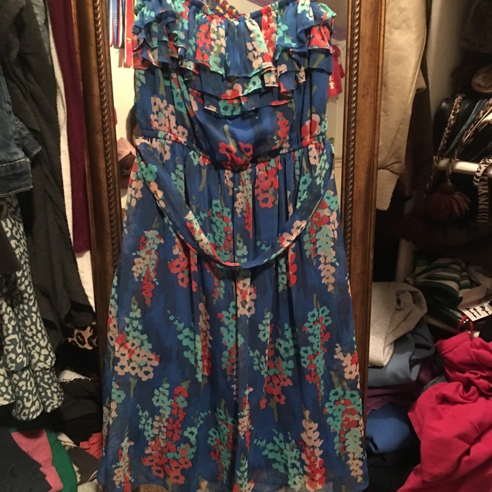 Flower dress - Picture 4 of 5