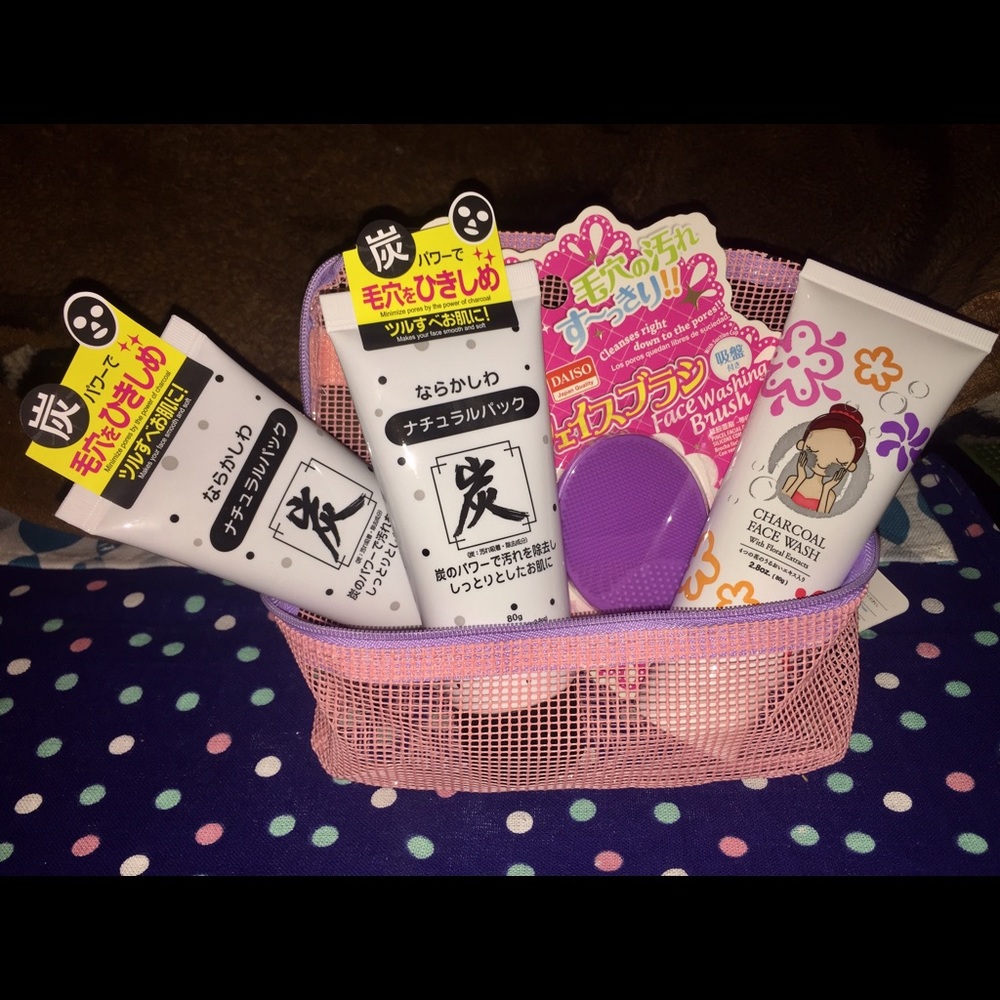 Charcoal peel off mask + wash beauty pack
