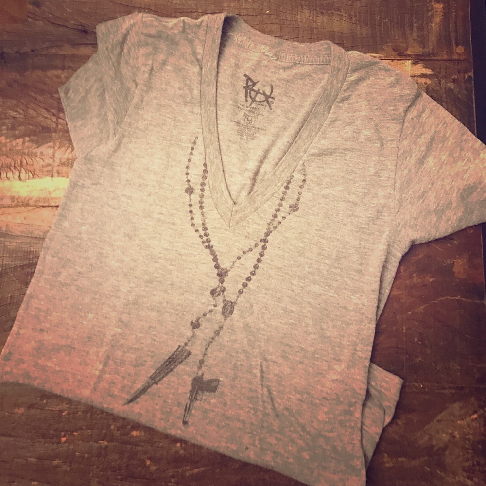 Gray rosary printed tee
