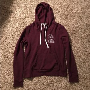 VS maroon sweatshirt size L