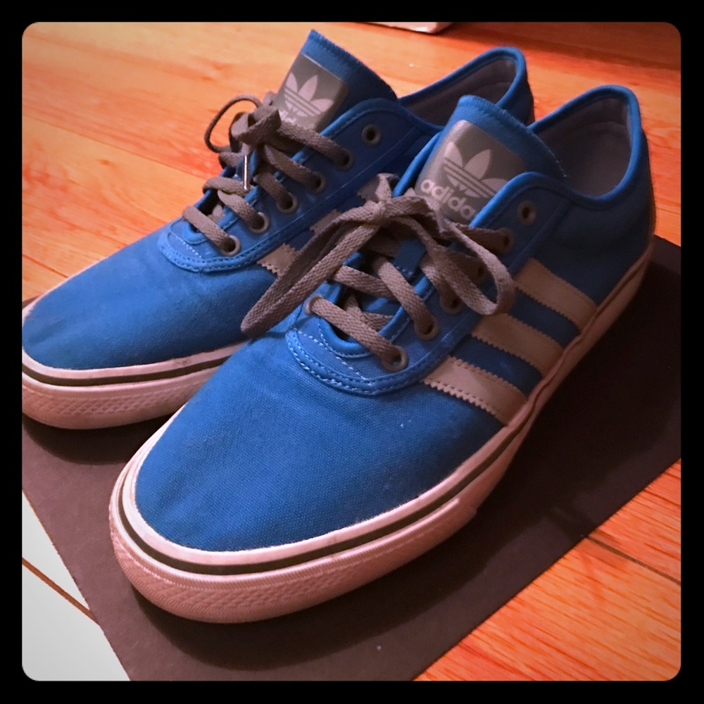 Men's size 12 Adidas. Blue/Gray stripes