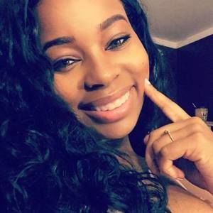 Meet your Posher, Victoria