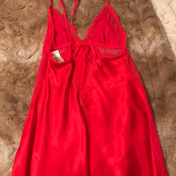 Red slip - Picture 2 of 3