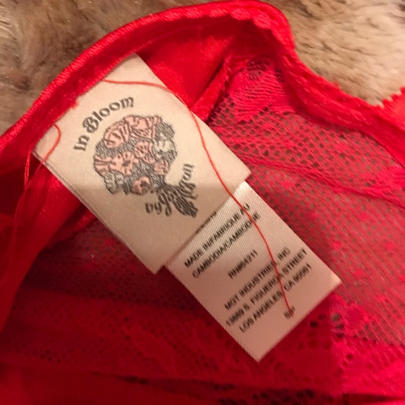 Red slip - Picture 3 of 3