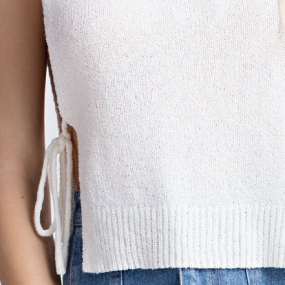 White sleeveless side tie open sides boho top - Picture 5 of 7