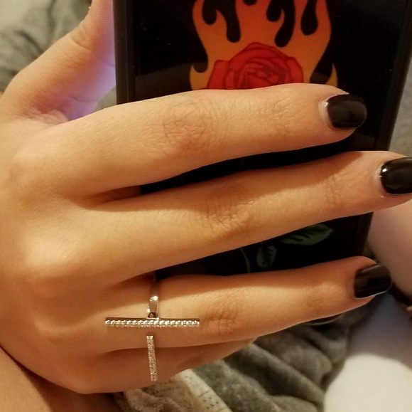 14k white gold plated over Silver Fashion Ring - Picture 4 of 4