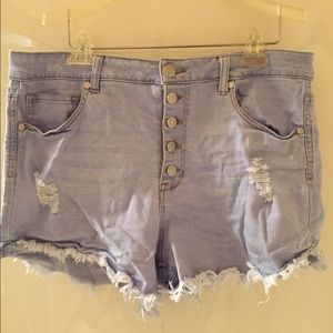 Light high wasted jean shorts