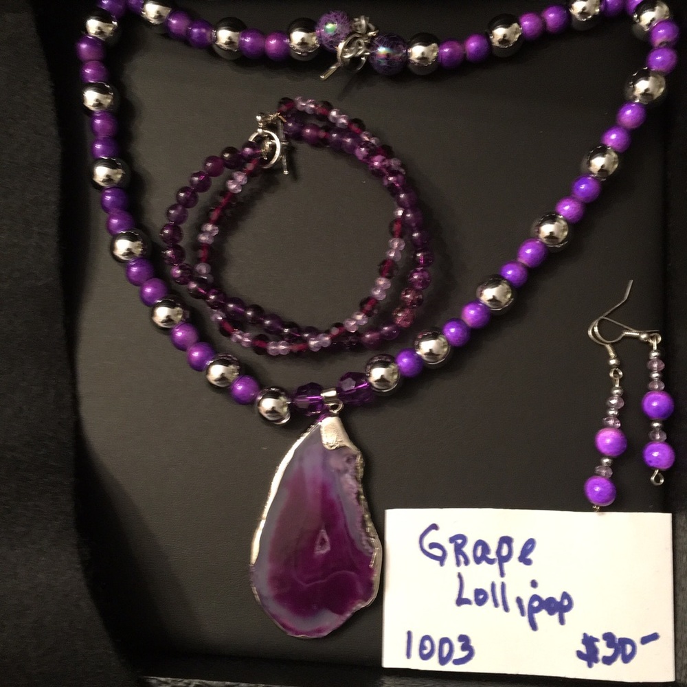 Jewelry necklace set