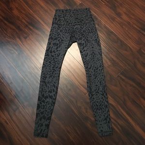 lululemon leggings size 4 open to negotiate price