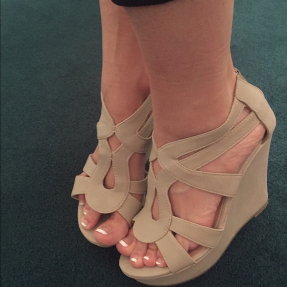 Cute Wedges - Picture 2 of 3