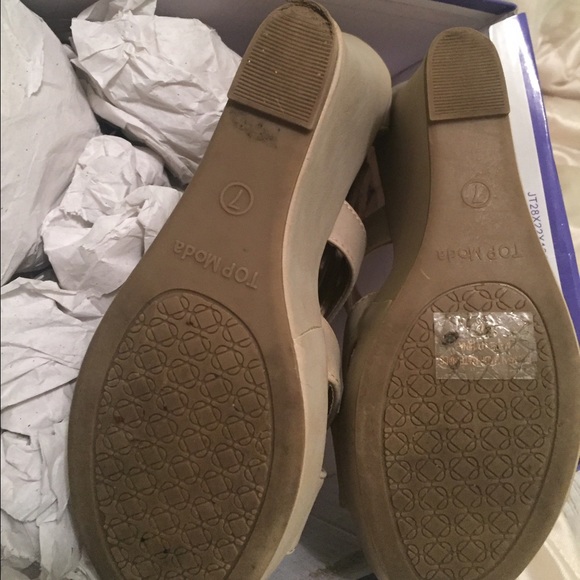 Cute Wedges - Picture 3 of 3
