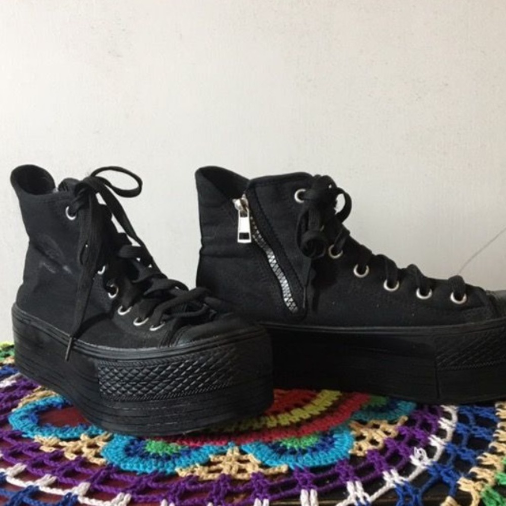 Platform sneakers (7.5)