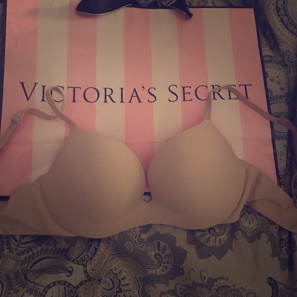 Victoria's Secret Pink Nude Push-up Bra 32C