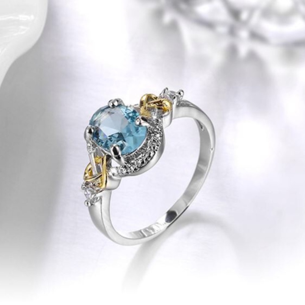 🌟SIZE 7 LEFT🌟BLUE TOPAZ RING - Picture 2 of 8