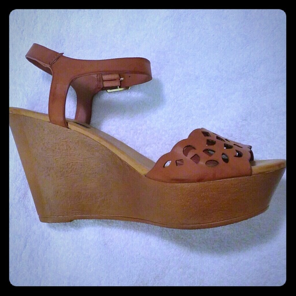 lightweight wedge sandals