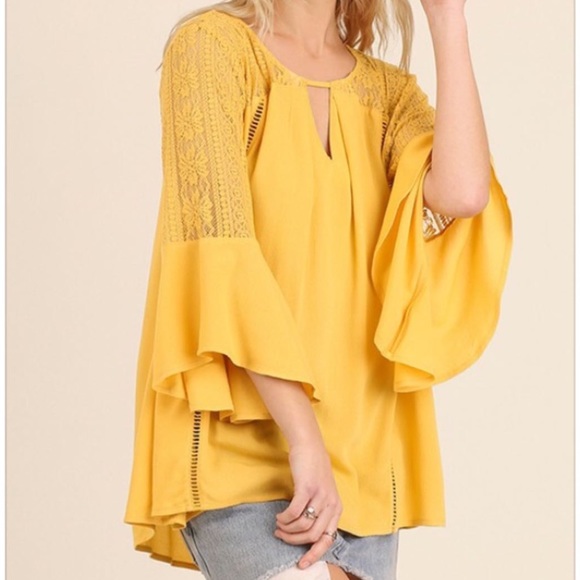 🌺HOST PICK 4/22🌺BOHO BELL SLEEVE TOP - Picture 2 of 2