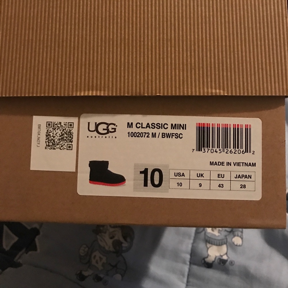Black uggs with red bottoms
