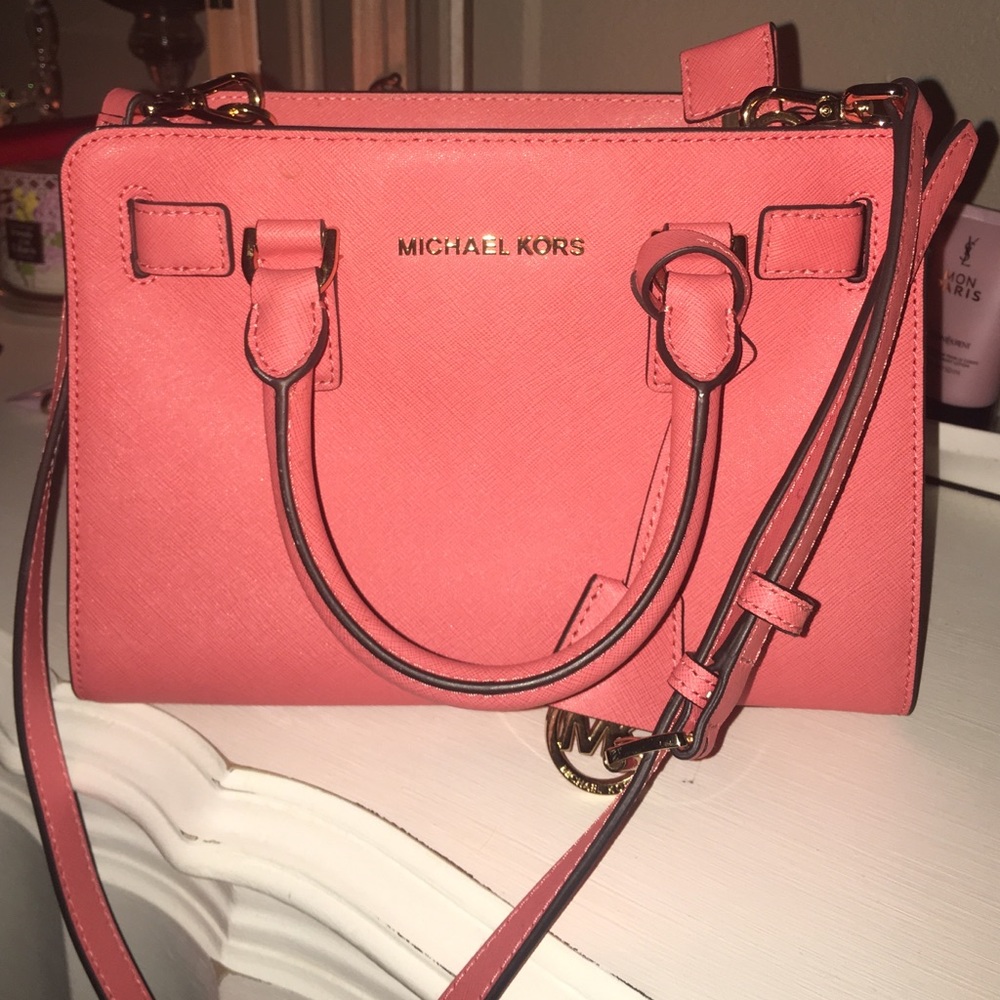 SOLD⚠️‼️Authentic Michael Kors Dillon Crossbody