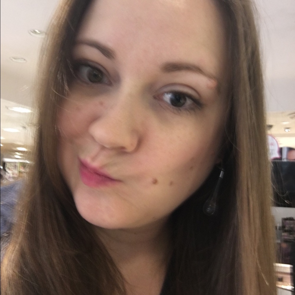 Meet your Posher, Anastasia