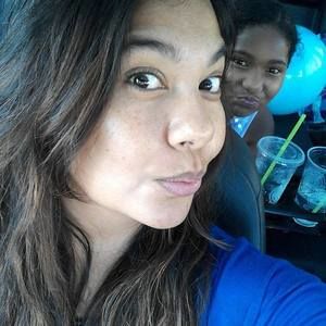 Meet your Posher, Gloria