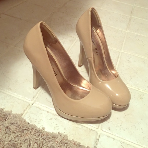 SOLD⚠️‼️Steve Madden Nude Heels - Picture 1 of 4