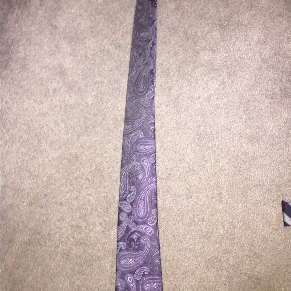 Paisley tie Ryan Seacrest Distinction