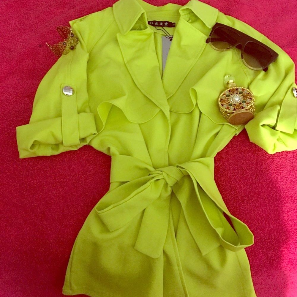 Green jacket with silver button - Picture 2 of 4