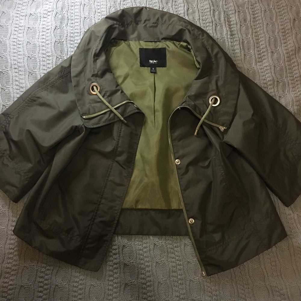 Green Cropped Anorak- Make an Offer! 🙌🏽