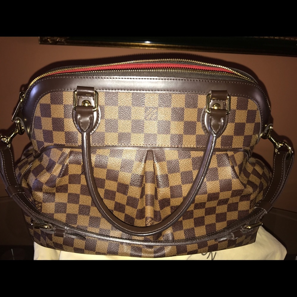 Authentic Louis Vuitton vintage trevi handbag