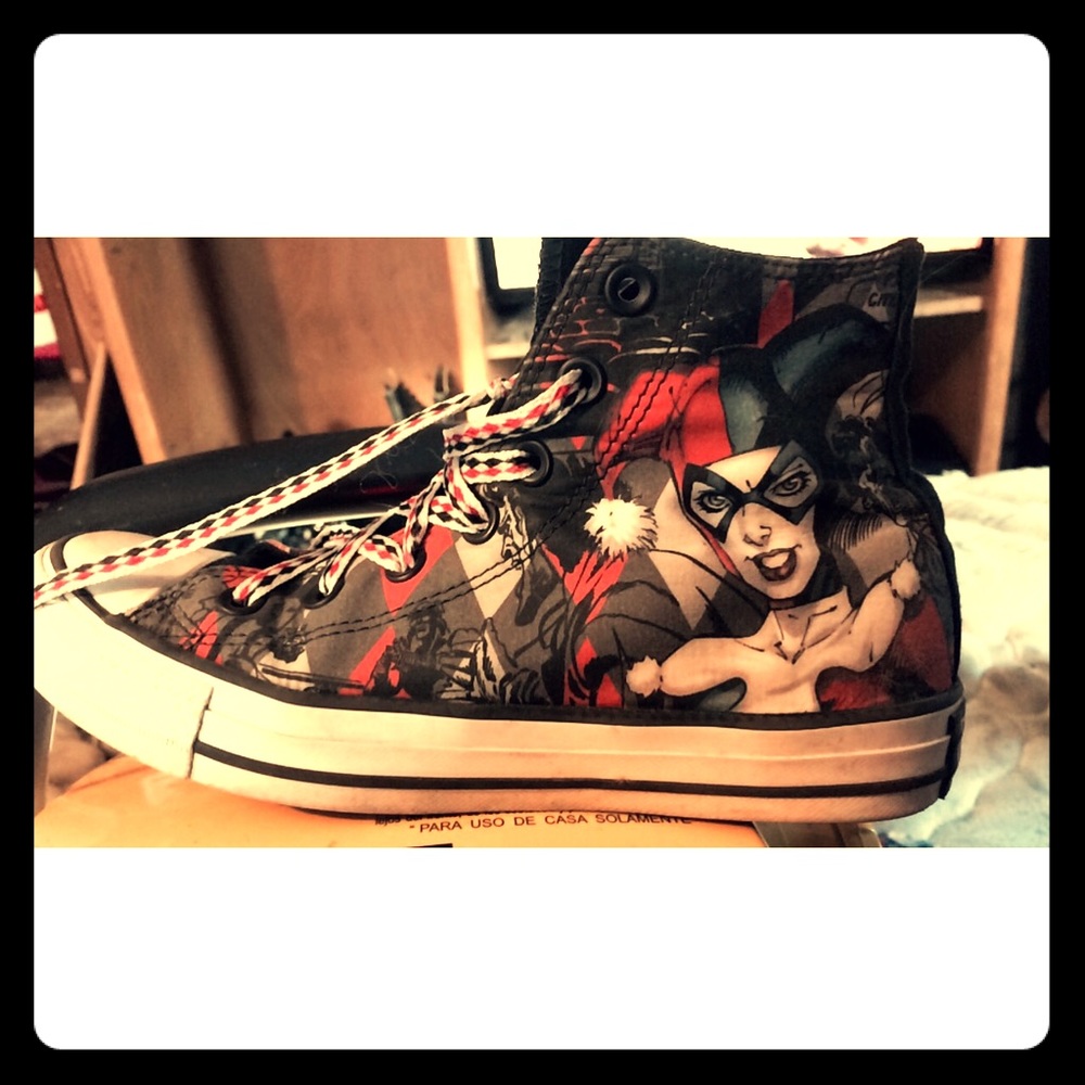 D.C. Harley Quinn Converse