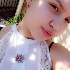 Meet your Posher, Leonela