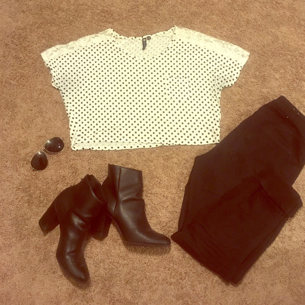 Beautiful Polka Dot Crop Top w/ Lace shoulder